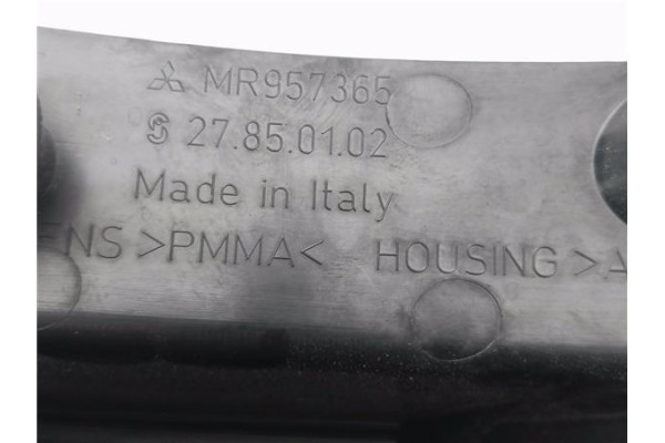 Recambio de piloto trasero izquierdo para mitsubishi colt cz3 berl. 3 (z30) 1.5 di-d instyle referencia OEM IAM MR957365 2785010
