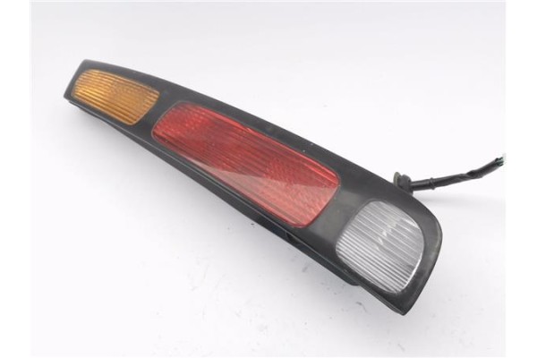 Recambio de piloto trasero derecho para toyota corolla familiar (e11) 1.6 linea terra referencia OEM IAM 8155013401  