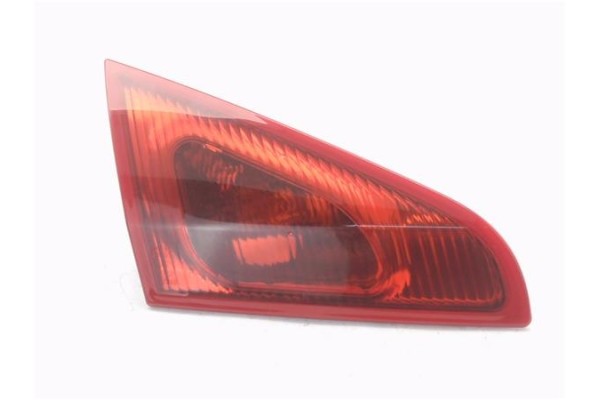 Recambio de piloto porton trasero izquierdo para mitsubishi colt cz3 berl. 3 (z30) 1.5 di-d instyle referencia OEM IAM MN105623 