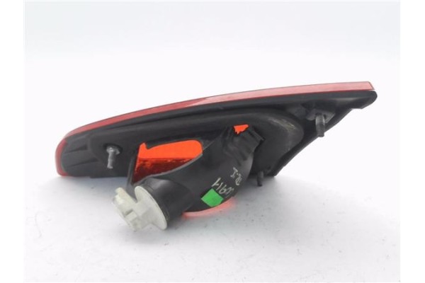 Recambio de piloto porton trasero izquierdo para mitsubishi colt cz3 berl. 3 (z30) 1.5 di-d instyle referencia OEM IAM MN105623 