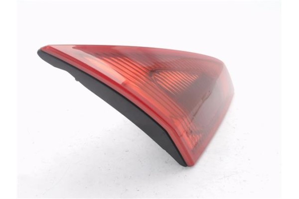 Recambio de piloto porton trasero izquierdo para mitsubishi colt cz3 berl. 3 (z30) 1.5 di-d instyle referencia OEM IAM MN105623 