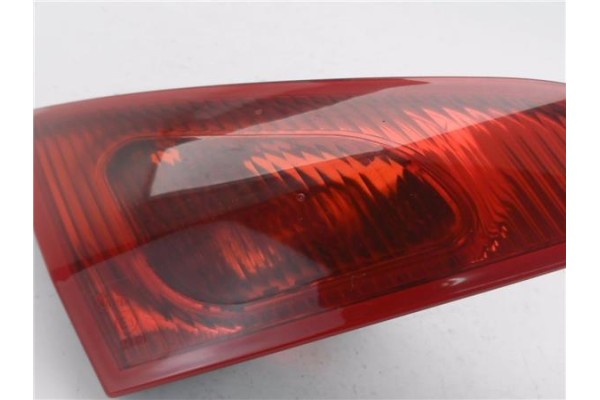 Recambio de piloto porton trasero izquierdo para mitsubishi colt cz3 berl. 3 (z30) 1.5 di-d instyle referencia OEM IAM MN105623 