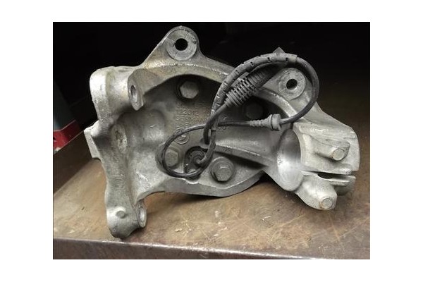 Recambio de mangueta delantero izquierda para bmw serie 1 berlina (e81/e87) 2.0 120d referencia OEM IAM   