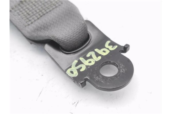 Recambio de anclaje cinturon trasero izquierdo para hyundai tucson (jm) 2.0 crdi referencia OEM IAM 898302E000U7  