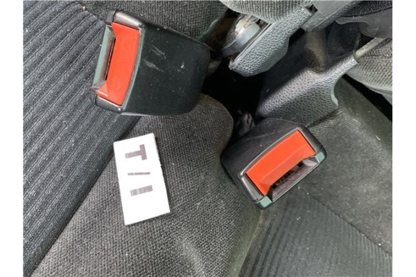 Recambio de anclaje cinturon trasero izquierdo para ford focus c-max 2.0 tdci referencia OEM IAM 1466562  
