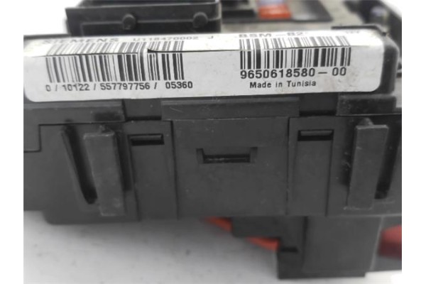 Recambio de caja fusibles/rele para peugeot partner furgón (5) 1.9 d referencia OEM IAM 9650618580 U118470002 