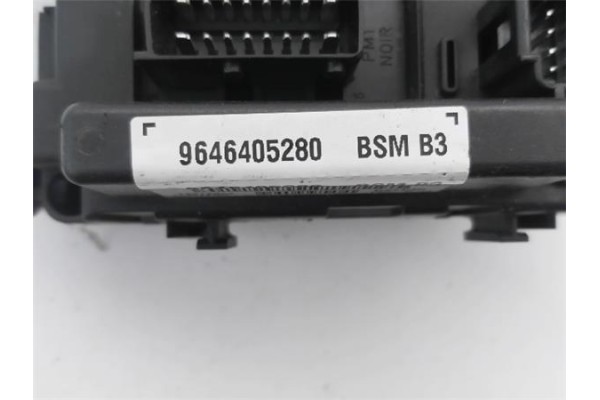 Recambio de caja fusibles/rele para citroen xsara berlina 1.6 16v referencia OEM IAM 9646405280 14812022 