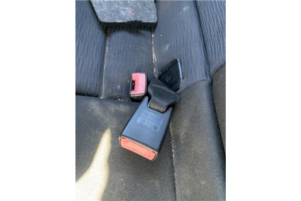 Recambio de anclaje cinturon trasero derecho para bmw serie 1 berlina (e81/e87) 2.0 118d referencia OEM IAM 72119117251  