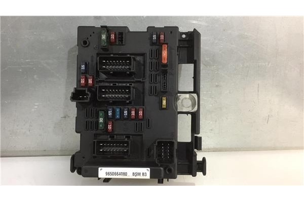 Recambio de caja fusibles/rele para citroen xsara berlina 2.0 hdi 109 referencia OEM IAM 9650664080 34278107 