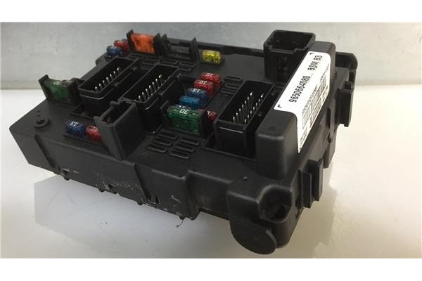 Recambio de caja fusibles/rele para citroen xsara berlina 2.0 hdi 109 referencia OEM IAM 9650664080 34278107 