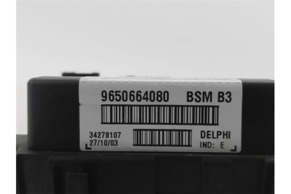 Recambio de caja fusibles/rele para citroen xsara berlina 2.0 hdi 109 referencia OEM IAM 9650664080 34278107 