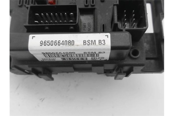 Recambio de caja fusibles/rele para citroen xsara berlina 2.0 hdi 109 referencia OEM IAM 9650664080 34278107 