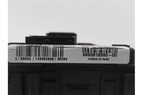 Recambio de caja fusibles/rele para citroen c3 1.4 hdi referencia OEM IAM 9650618380 118470004 