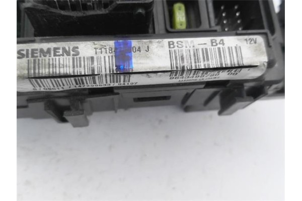 Recambio de caja fusibles/rele para citroen c2 1.4 hdi referencia OEM IAM 9643498780 T118470004J 