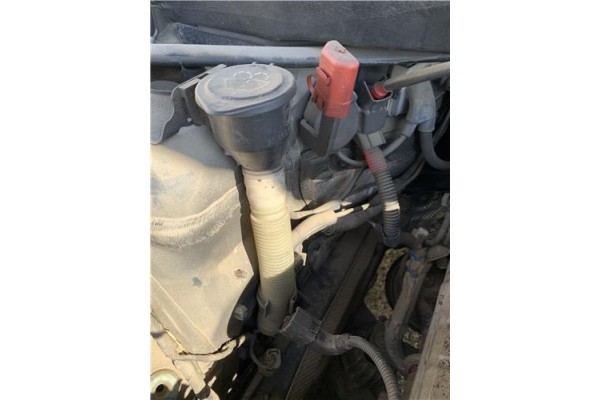 Recambio de deposito limpiaparabrisas para bmw serie 1 berlina (e81/e87) 2.0 118d referencia OEM IAM 61677238667  