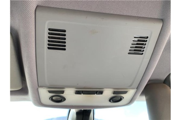 Recambio de luz delantero central techo para bmw serie 1 berlina (e81/e87) 2.0 118d referencia OEM IAM 61316951260  
