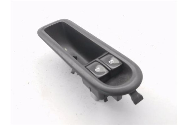 Recambio de mando elevalunas delantero izquierdo para renault clio iii 1.5 dci (c/br1g) referencia OEM IAM 8200356513  