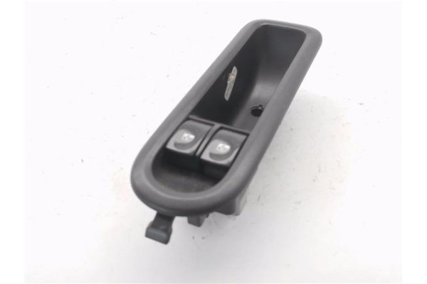 Recambio de mando elevalunas delantero izquierdo para renault clio iii 1.5 dci (c/br1g) referencia OEM IAM 8200356513  