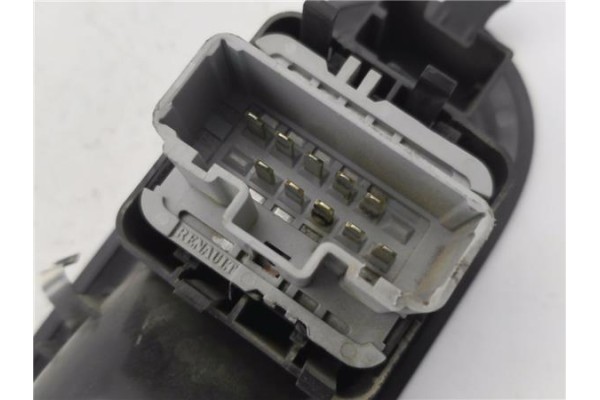 Recambio de mando elevalunas delantero izquierdo para renault clio iii 1.5 dci (c/br1g) referencia OEM IAM 8200356513  