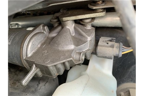 Recambio de motor limpiaparabrisas delantero para smart fortwo coupe 1.0 fortwo coupe (52kw) referencia OEM IAM A4518200008  
