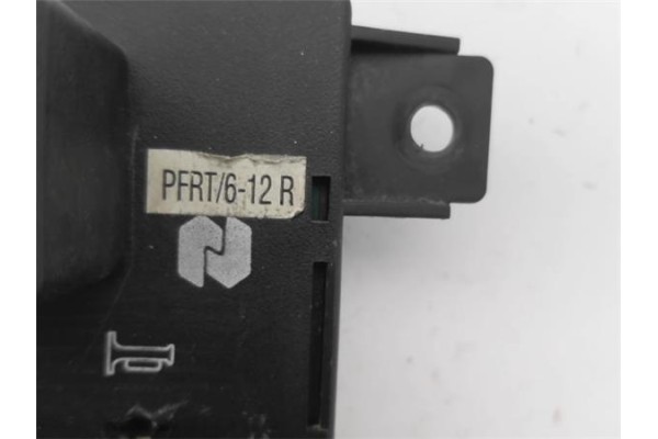 Recambio de caja fusibles/rele para nissan trade 2.0 d referencia OEM IAM 14063G4900  