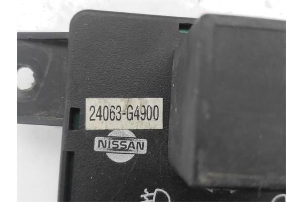 Recambio de caja fusibles/rele para nissan trade 2.0 d referencia OEM IAM 14063G4900  
