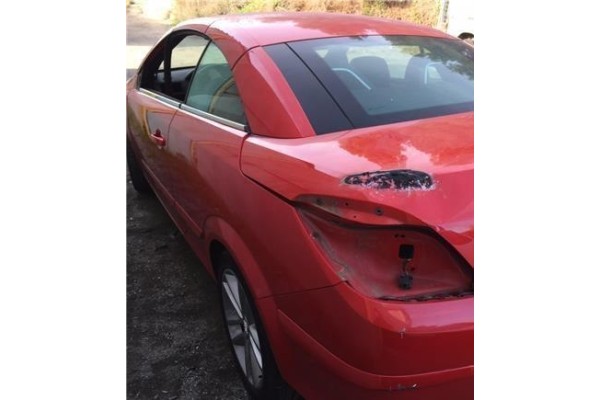 Recambio de puerta delantero izquierda para opel astra h twintop 1.6 referencia OEM IAM   