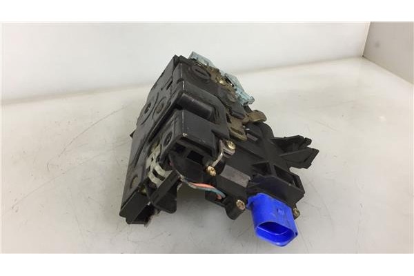 Recambio de cierre electromagnetico trasero izquierdo para skoda octavia berlina (1z3) 1.6 active referencia OEM IAM 7L0839015 A