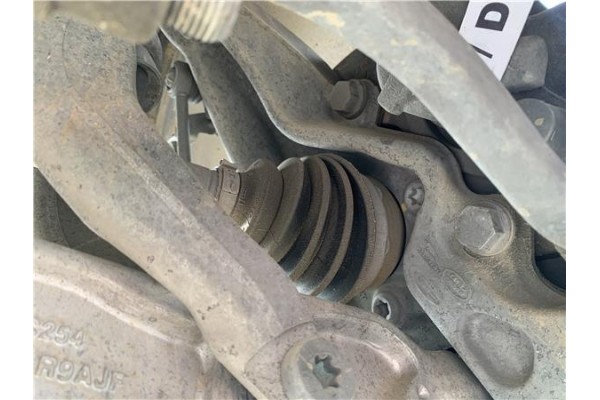 Recambio de palier delantero derecho para jaguar f-pace 2.0 r-sport awd referencia OEM IAM T4A1862 HK833N128AB 