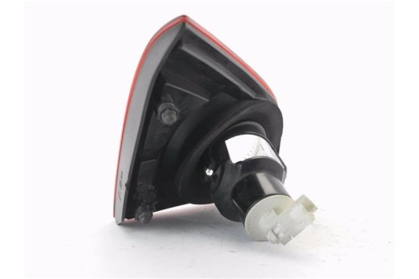 Recambio de piloto porton trasero derecho para nissan qashqai j10 2.0 acenta 4x2 referencia OEM IAM 89071064  
