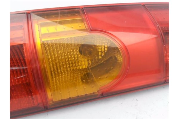 Recambio de piloto trasero izquierdo para renault kangoo i (f/kc0) 1.2 authentique referencia OEM IAM 8200103284  