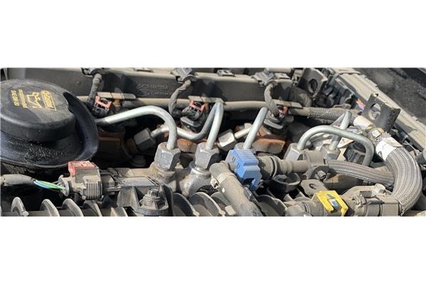 Recambio de rampa inyectores para jaguar f-pace 2.0 r-sport awd referencia OEM IAM AJ813370  