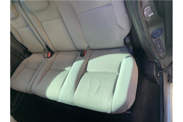 Recambio de asientos traseros para peugeot partner tepee 1.6 premium referencia OEM IAM 8906RL 8906RN 