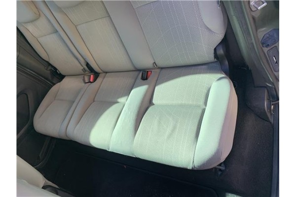 Recambio de asientos traseros para peugeot partner tepee 1.6 premium referencia OEM IAM 8906RL 8906RN 