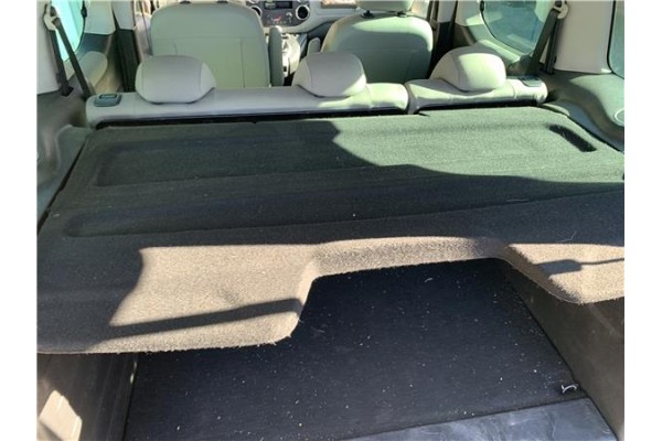 Recambio de bandeja trasero para peugeot partner tepee 1.6 premium referencia OEM IAM 8796V1 16799839ZD 