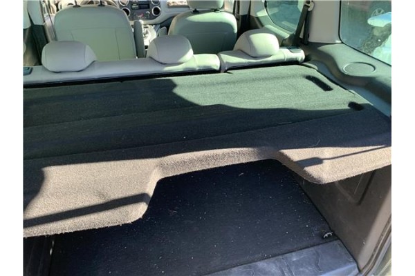 Recambio de bandeja trasero para peugeot partner tepee 1.6 premium referencia OEM IAM 8796V1 16799839ZD 