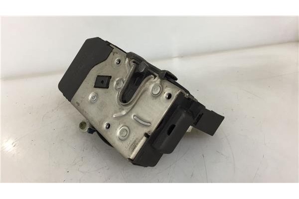 Recambio de cierre electromagnetico delantero izquierdo para renault trafic ii furgón 1.9 27 cn referencia OEM IAM 8200008246 91