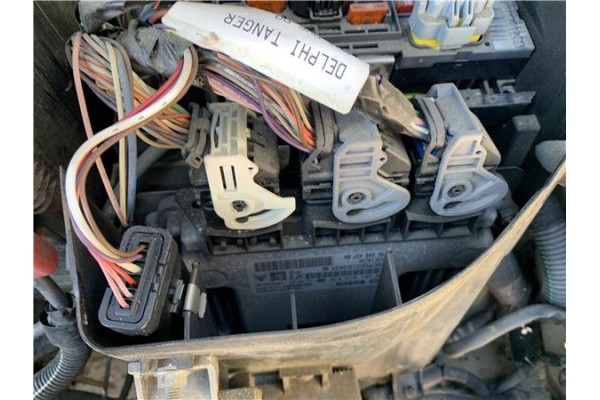 Recambio de centralita para peugeot partner tepee 1.6 premium referencia OEM IAM 9664843780 281013872 