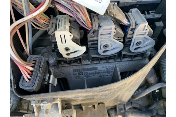 Recambio de centralita para peugeot partner tepee 1.6 premium referencia OEM IAM 9664843780 281013872 