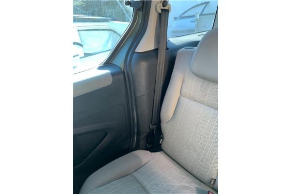 Recambio de cinturon seguridad trasero derecho para peugeot partner tepee 1.6 premium referencia OEM IAM 8975W3 8975QT 