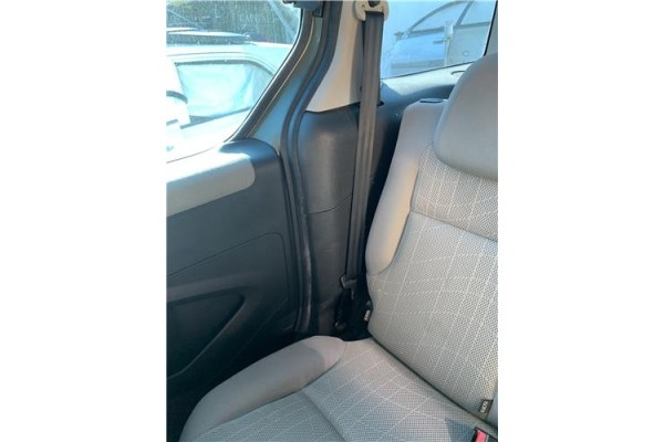 Recambio de cinturon seguridad trasero derecho para peugeot partner tepee 1.6 premium referencia OEM IAM 8975W3 8975QT 