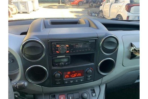 Recambio de consola para peugeot partner tepee 1.6 premium referencia OEM IAM 8231YF 16139519ZD 