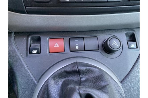 Recambio de interruptor luces emergencia para peugeot partner tepee 1.6 premium referencia OEM IAM 6990L2  