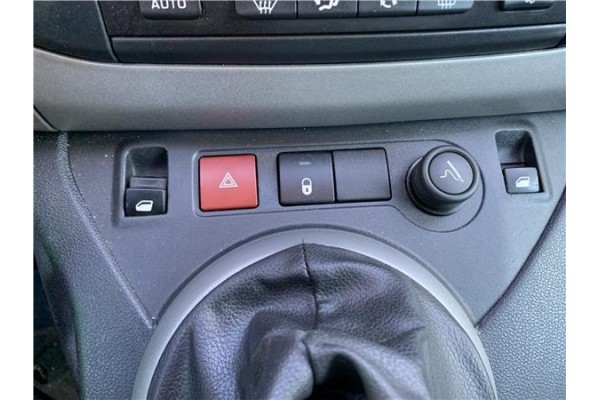 Recambio de interruptor luces emergencia para peugeot partner tepee 1.6 premium referencia OEM IAM 6990L2  