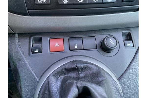 Recambio de interruptor luces emergencia para peugeot partner tepee 1.6 premium referencia OEM IAM 6990L2  