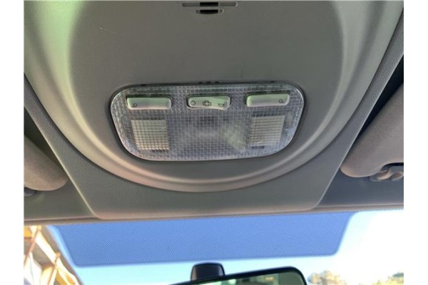 Recambio de luz delantero central techo para peugeot partner tepee 1.6 premium referencia OEM IAM 6362Q2 8146Z3 