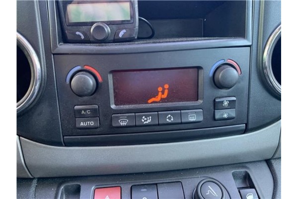 Recambio de mandos climatizador para peugeot partner tepee 1.6 premium referencia OEM IAM 6452K9  