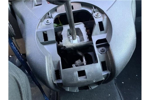 Recambio de palanca de cambio para peugeot partner tepee 1.6 premium referencia OEM IAM 2400KF  