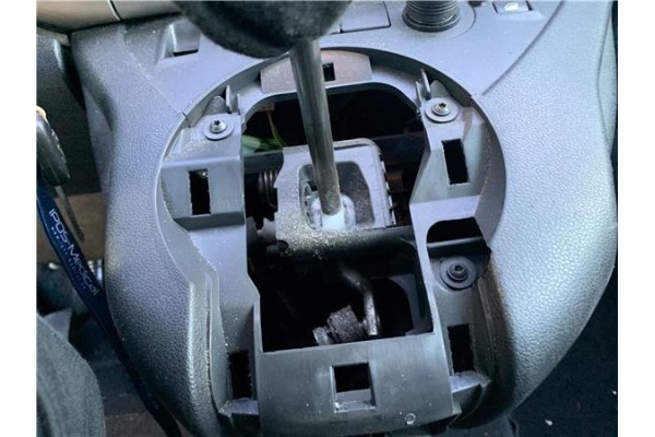 Recambio de palanca de cambio para peugeot partner tepee 1.6 premium referencia OEM IAM 2400KF  