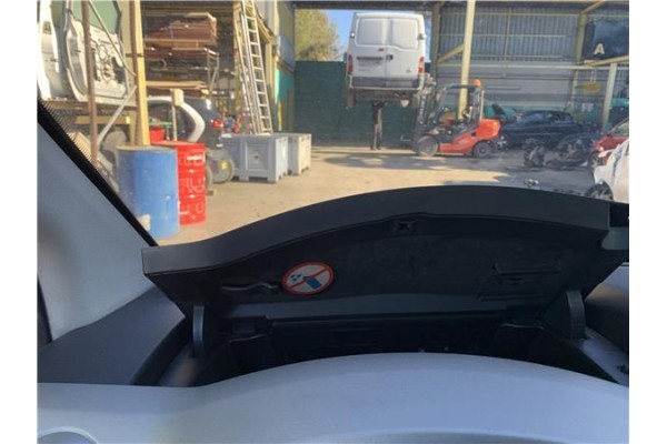 Recambio de tapa izquierda salpicadero para peugeot partner tepee 1.6 premium referencia OEM IAM 8226VV  
